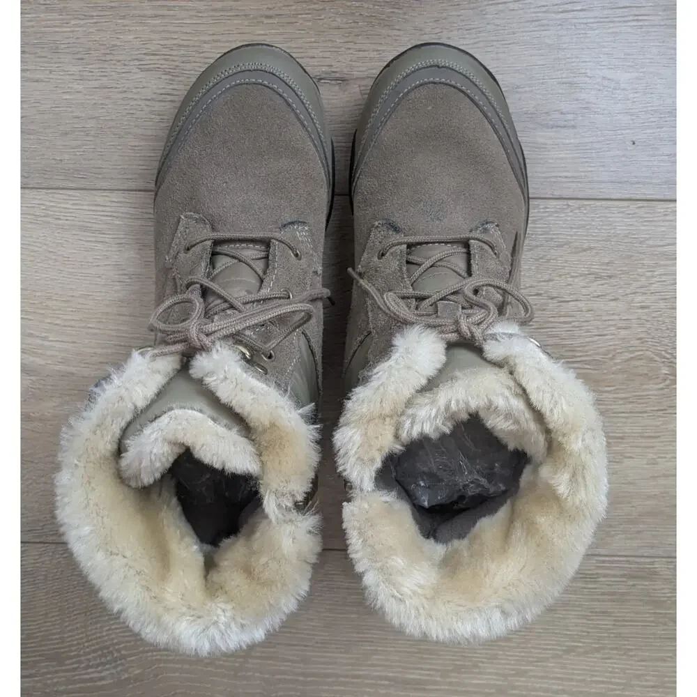 Easy Spirit Eserle Winter Boots 8.5 Taupe Suede Faux Fur Trim Side Zip Lace Up